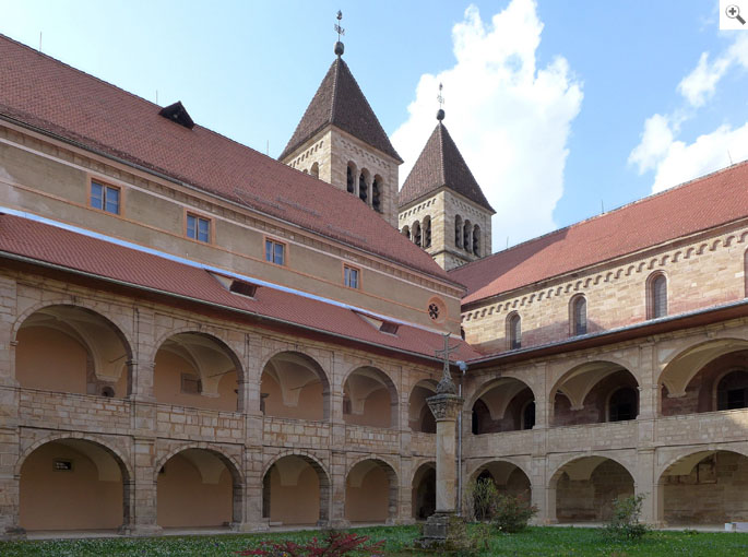 Chiostro dell'abbazia di Seckau