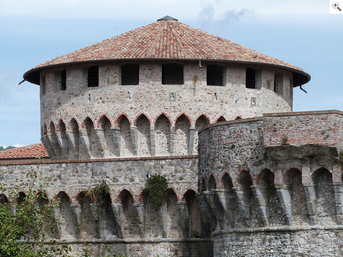 Befestigungsanlagen in Sarzana, Ligurien (I)