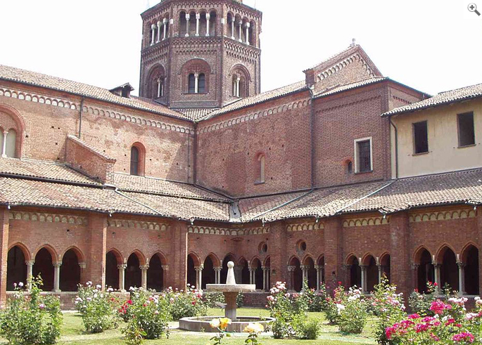 Abtei Chiaravalle bei Mailand, Kreuzgang