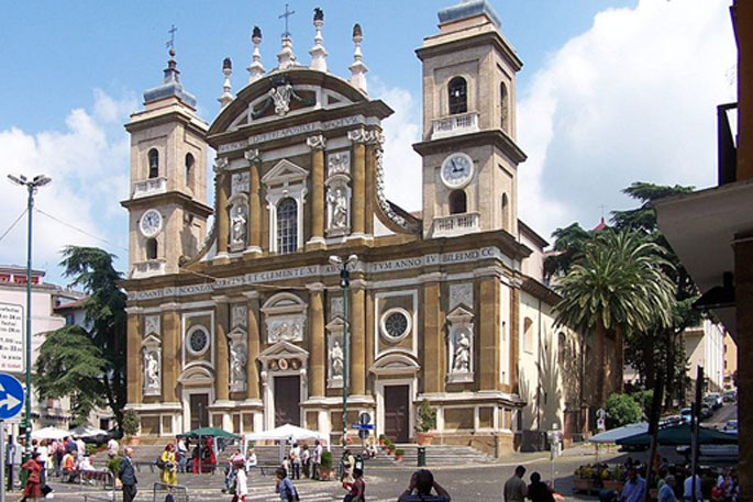 Facciata della cattedrale di Frascati