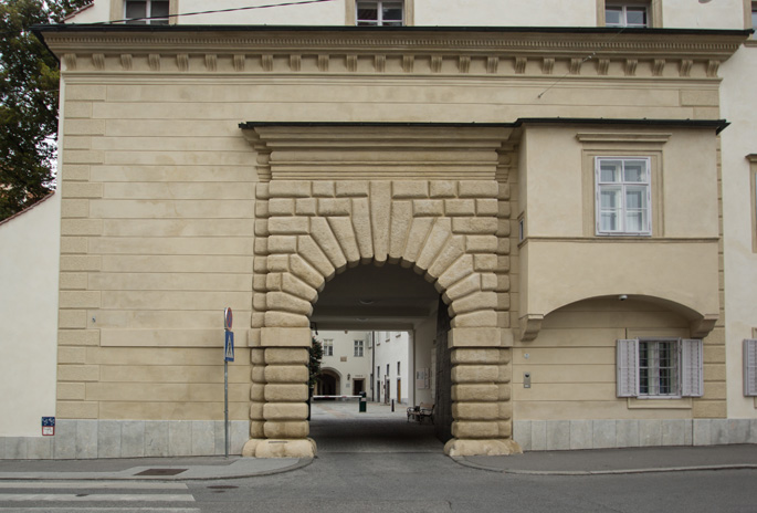 Castello di Graz, portale rinascimentale di Domenico dell'Allio
