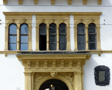 Grazer Landhaus, zwei- und dreibogige dell-Allijev-Fenster