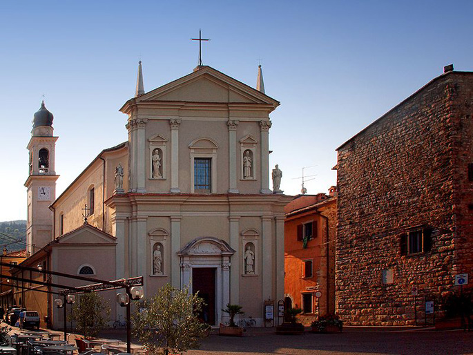 Pfarrkirche von Torri del Benaco, Provinz Verona (I)