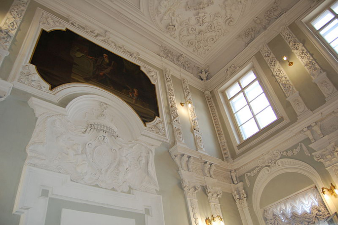 Stucchi nella sala del Senato dell'attuale Università di San Pietroburgo